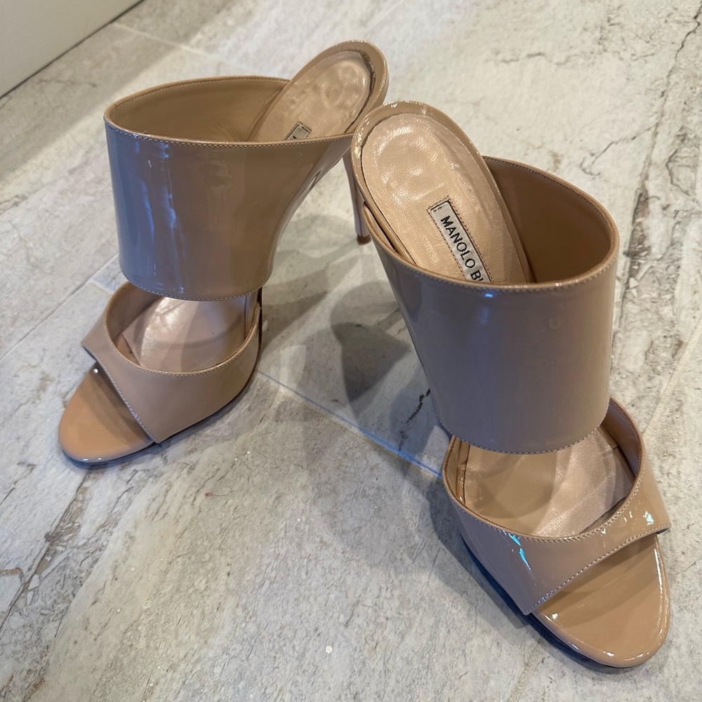 Manolo Blanhnik Nude Heel Sandals